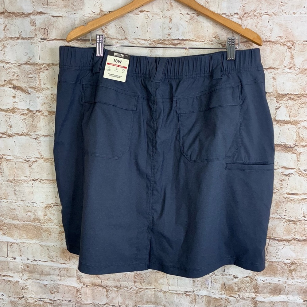 Duluth Trading Co Women's Dry on the Fly Improved Skort in Ink Size 16W NEW - Picture 8 of 12